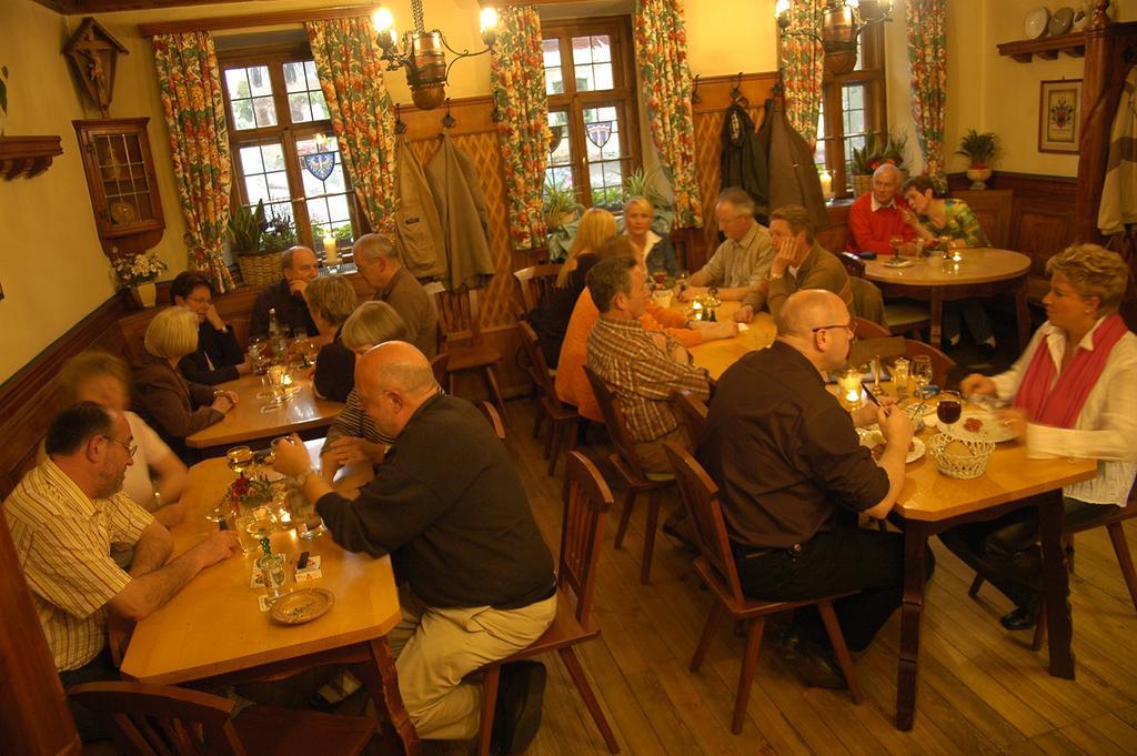 Gasthof Zum Weissen Lamm Sommerach Ngoại thất bức ảnh