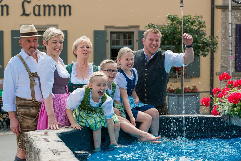 Gasthof Zum Weissen Lamm Sommerach Ngoại thất bức ảnh