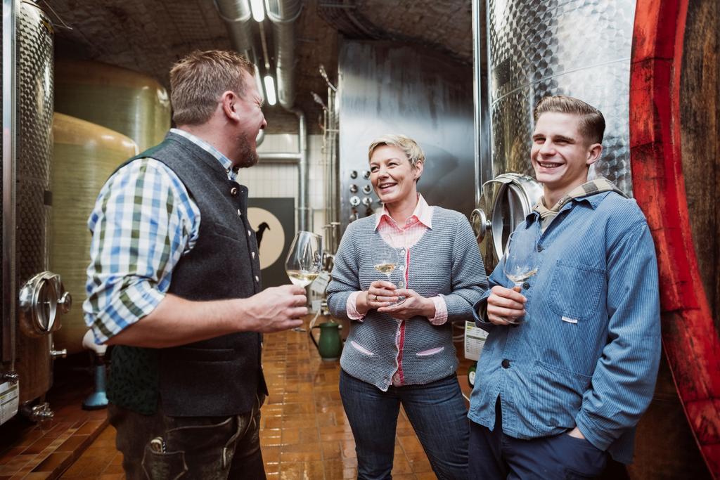 Gasthof Zum Weissen Lamm Sommerach Ngoại thất bức ảnh
